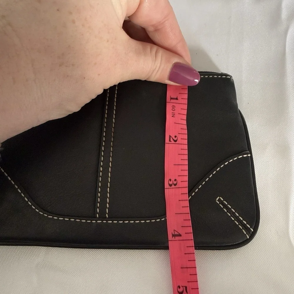 Vintage Coach Black Leather Wristlet Mini Purse Zip Top Pouch Wallet